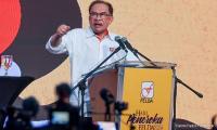 SNAPSHOT | Anwar questions GBP60m gap in proposed Felda hotel sale; Ismail Sabri gets pacemaker What's going on in the news today, with updates at 9am, 2pm, 6pm, and 9pm. Malaysiakini Team 2 d ago ⋅ 42