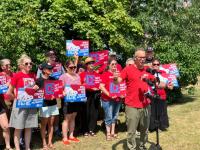 Maine Med nurses celebrate release of colleague from ICE custody