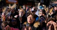 Argentines pray that Pope Leo's visit alleviates their economic stress