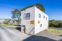 ‘What is it?’: Shoebox house for sale with $399K price tag