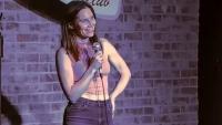 Defiant Amanda Knox rants about ‘dry-humping’ & dismisses murder trial evidence as ‘just vibes’ in Fringe show debut