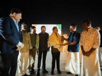 MoS External Affairs Kirti Vardhan interacts with Indian community in Cote d’Ivoire