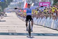 Demi Vollering snatches Tour de France Femmes lead with stunning late attack