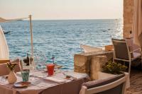 I’ve planned honeymoons for more than 8 years—these are the 6 best ways to save
