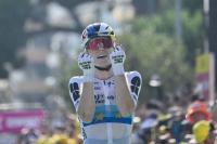 Vollering grabs Tour de France lead in Nice