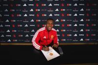 Manchester United confirm signing of Colombian teen midfielder Cristian Orozco