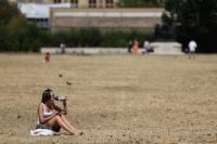 Common painkillers increase risk of sunburn, warns health watchdog