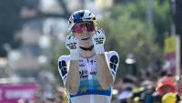Vollering grabs Tour de France lead in breathtaking Nice upset