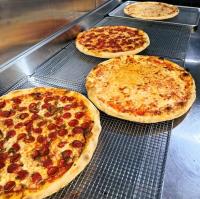 Lakeside Pizza Co. fuses Italian flavors with Muskegon lake life