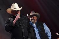Country music star says if wife had not called 9-1-1 he would have died within 2 days