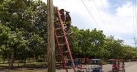 Cuban women report that they are being cut off from electricity in La Lisa so that it can be sold to others
