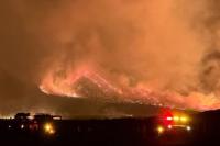 Mount Bromo in East Java closed to tourists as wildfires spread