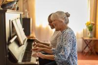 Neurologists and Psychologists Recommend This as the Best Retirement Hobby for Brain Health
