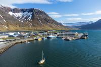 A 1915 shipwreck, DNA test, and Facebook friend reunited a UK woman with Iceland family