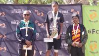 Limping teen stuns field