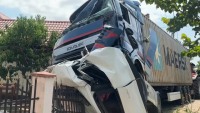 Serious accident in Romania. A truck from the Republic of Moldova crashed into two households in a locality in Vaslui
