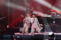 David Foster brings star-studded concert home to Victoria