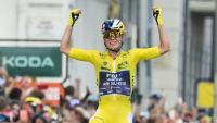 Demi Vollering wins the Women's Tour de France for the 2nd time, also takes final stage