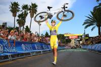 Tour de France Femmes: Demi Vollering drops Niewiadoma-Phinney to seal overall with solo final stage victory in Nice