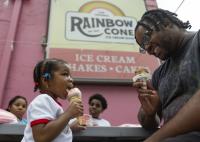 Rainbow Cone celebrates 100 years in Chicago: ‘An institution’