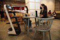 Restaurants turn to tech amid worker shortage