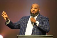 Pastor John Gray bio update: age, net worth, weight, height, wiki, wife, kids, Relentless church