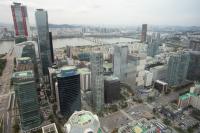 Korean Retail Investors Buy 200 Trillion Won in Stocks Despite Market Slump