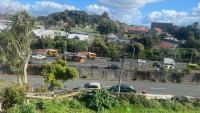 Four-car crash blocks Auckland Southern Motorway lanes