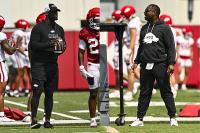 Arkansas football press conference: DB coaches Deron Wilson, Eddie Hicks talk preseason camp