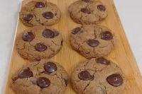 Chef bares secret to crispy, chewy 100-gram Chocolate Chip Cookie