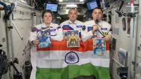Russian cosmonauts send Independence Day wishes with Indian flag from space