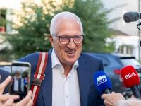 Crowds gather as Pierin Vincenz trial gets underway in Zurich
