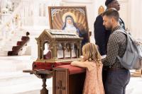 2 apostles of Sacred Heart meet in Denver; thousands venerate St. Margaret Mary Alacoque relics