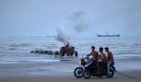 Iran won't reopen Strait of Hormuz without U.S. concessions and other Mideast developments