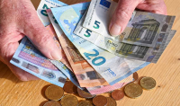 German authorities will leave millions of people without money