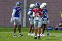 Giants players limp, labor through hot first New Jersey camp practice