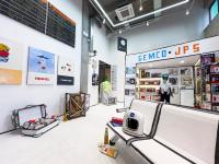 Barminski returns to Hong Kong with a cardboard airport taken over by aliens