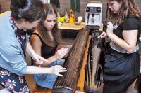 Portuguese students enjoy Chinese culture