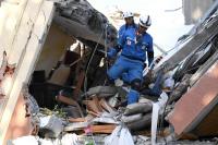 Colombia quake death toll climbs as civilians aid in rescue