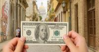 This is how the informal market closes in Cuba: the dollar and the euro end the day lower