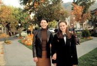 ‘Gilmore Girls’ Star Lauren Graham Recommends 5 Must-Read Books