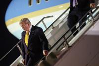 Trump’s Reported Plane Switch Amid Iran Threat ‘Downright Scary’: Senator