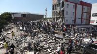 Video: Buildings crumble in seconds as 7.4-magnitude quake hits Colombia 