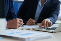 How Retail Investors Are Using Online Communities and Live Chat Tools to Make Smarter Investment Decisions in 2026