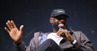 LeBron James wouldn't be 1st to live in New York while playing in Philly