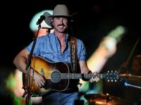 One More Chance To Win Tickets To See Riley Green in Sioux Falls