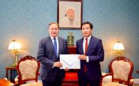 New UK Ambassador presents credentials at Foreign Ministry of Mongolia
