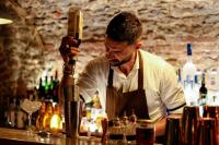 How to Get a Job in a Bar With No Experience in Australia HCA