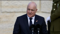 New Zealand’s prime minister survives another confidence vote