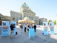 Swiss business backs proposed limit on federal staff costs